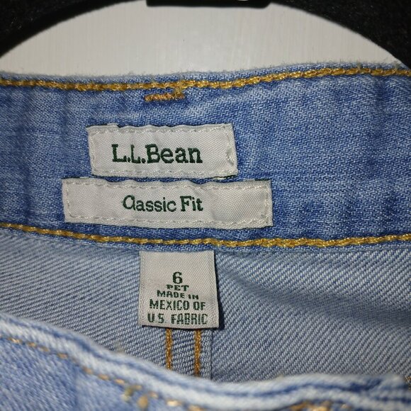 L.L. BEAN CLASSIC FIT DENIM JEANS, SIZE 6 PETITE - Picture 1 of 6